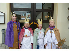 Aussendung der Sternsinger in Naumburg (Foto: Karl-Franz Thiede)